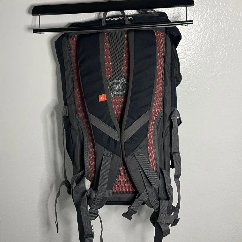 Quechua Forclaz 20L Hiking / Trekking Backpack